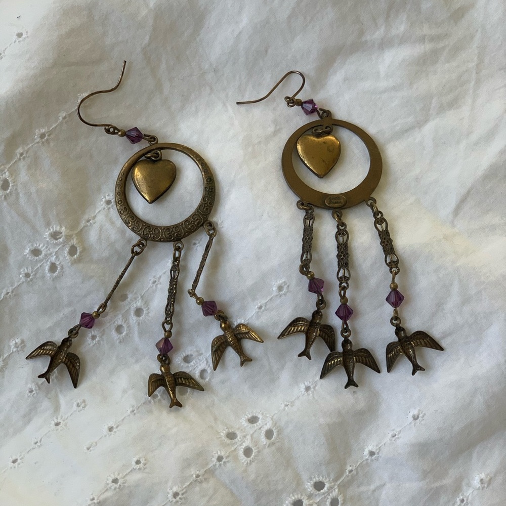 Fashion earring (free if purchase 2 items from me)
